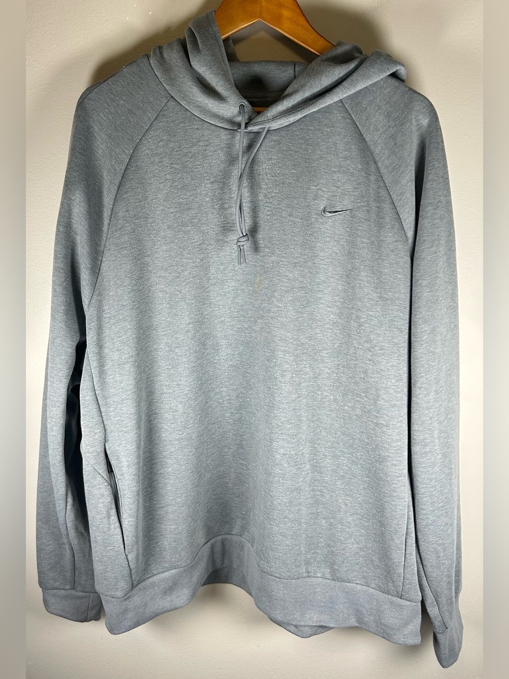 Nike Primary Fleece Men’s Hoodie Size XL Dri-FIT UV Pullover Performance Gray